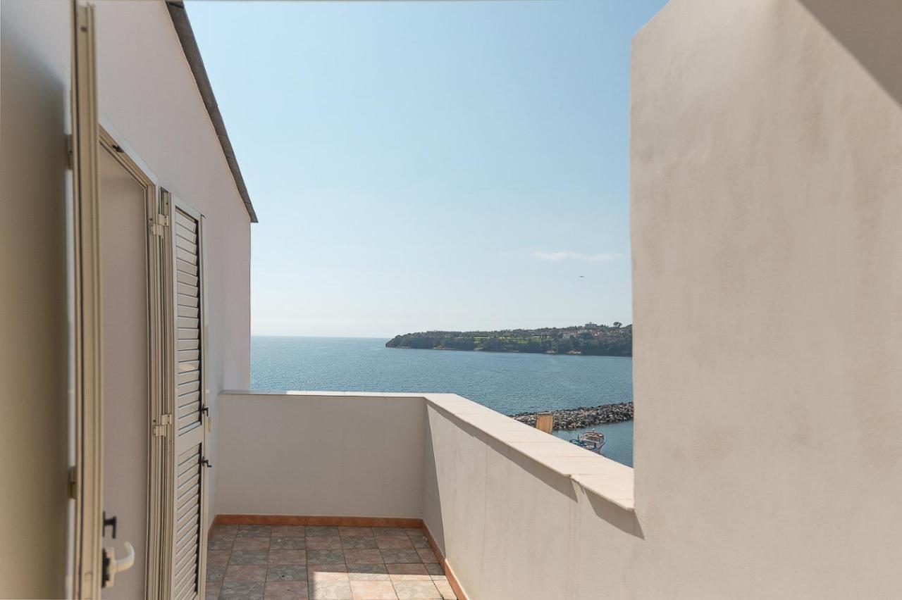 La Procidana House - Corricella Exlusive Terrace Villa Luaran gambar