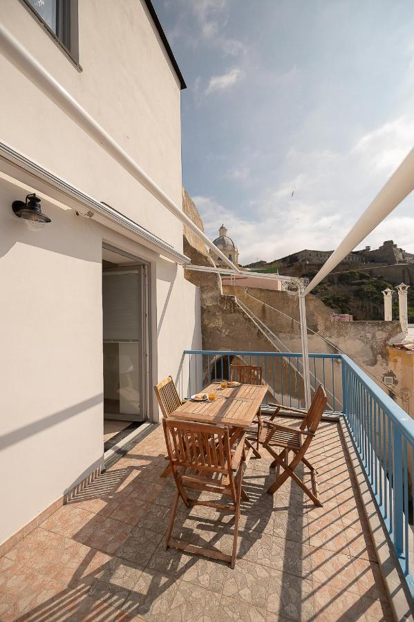La Procidana House - Corricella Exlusive Terrace Villa Luaran gambar